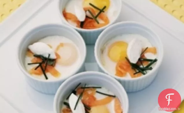 Ovos En Cocotte Com Salmão Fumado E Creme De Rábano
