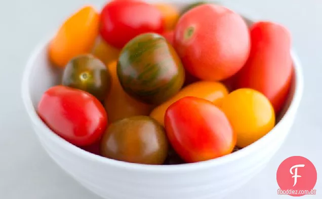 Salada De Tomate Com Raiz-Forte E Queijo De Cabra