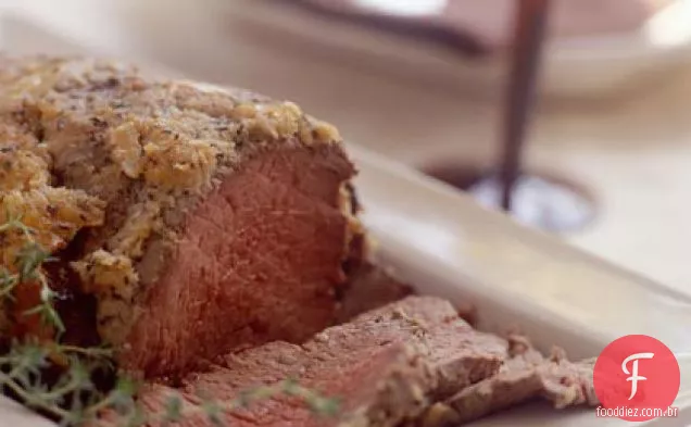 Lombo de carne com crosta de alho torrado e rábano
