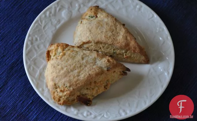 Biscoitos De Creme De Leite Com Rábano, Cebolinha E Bacon