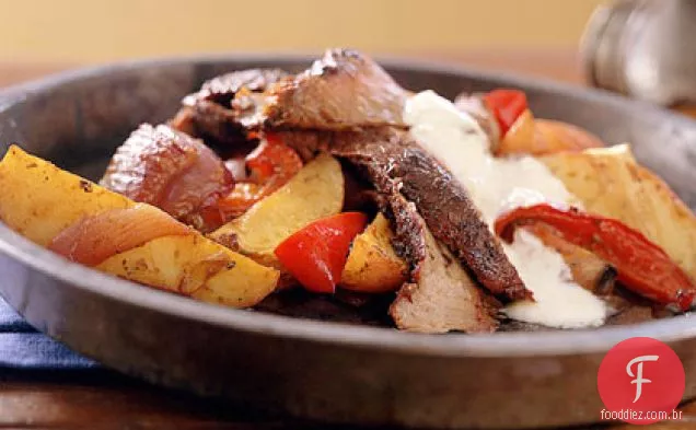 Bife de flanco esfregado com creme de rábano