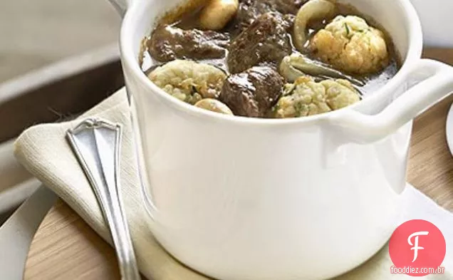 Carne Em Ale Com Bolinhos De Rábano