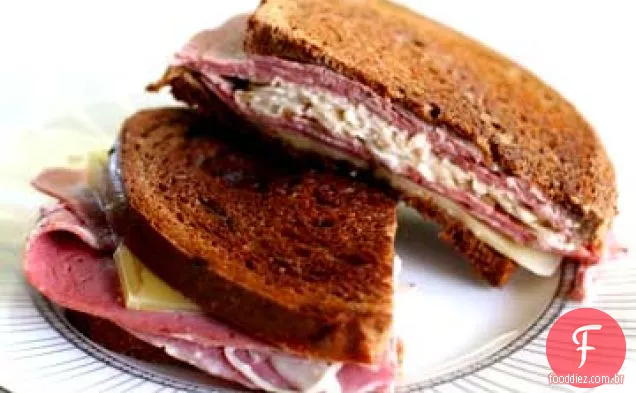 Sanduíche Reuben