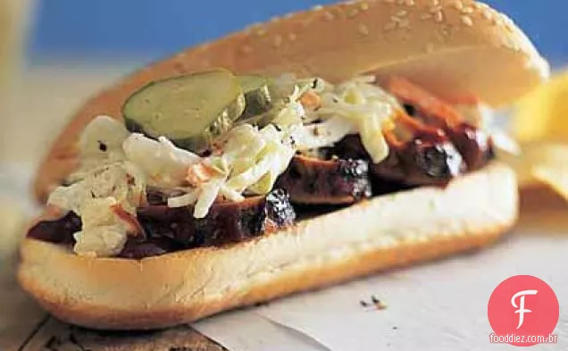 Churrasco carne de porco e salada de repolho Hoagies