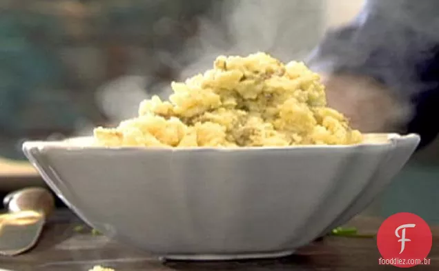 Rábano e creme azedo purê de batatas
