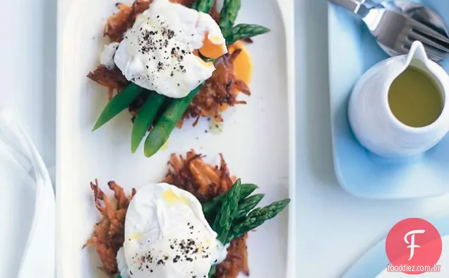 Ovos escalfados com batata-doce Hash Browns