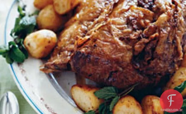 Costela Em Pé Assada Com Batatas Assadas