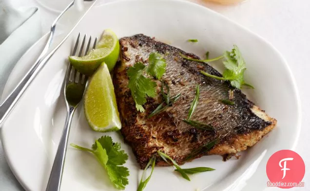Capim-limão-Pompano marinado com molho