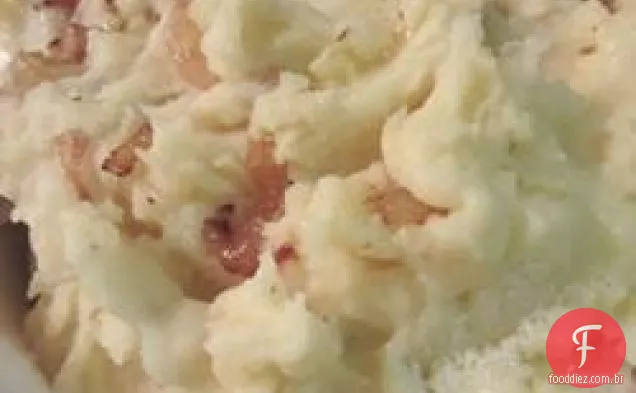 Cebola caramelizada e rábano esmagaram batatas