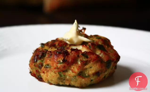 Bolos De Caranguejo Com Jalapeno Aioli