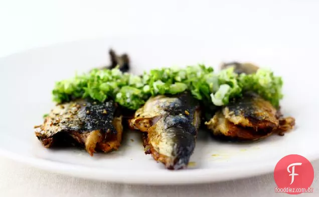 Sardinhas Assadas Com Alho Verde Gremolata