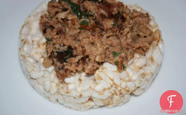 Caranguejo Crockpot Com Tomates Secos E Propagação De Rábano