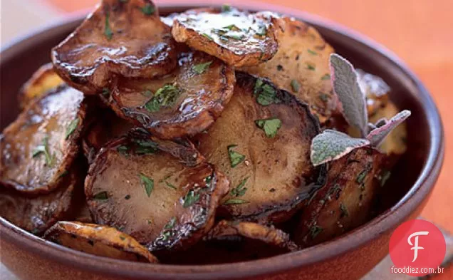 Alcachofras de Jerusalém fritas em manteiga de sálvia