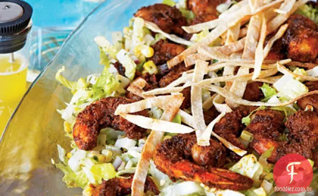 Salada de camarão enegrecido com jicama e milho grelhado