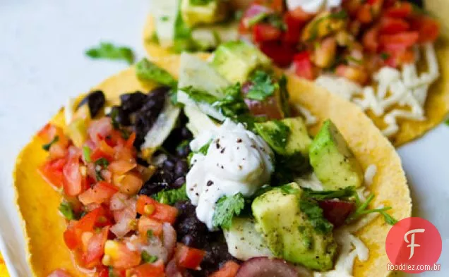 Uva Vermelha, Feijão Preto, Coentro, Tacos De Jicama