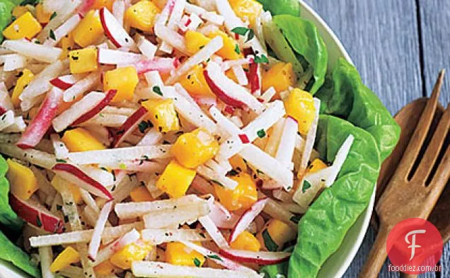 Salada Jicama, rabanete e manga