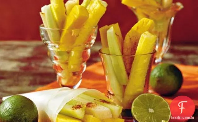 Frutas picantes e vegetais com limão