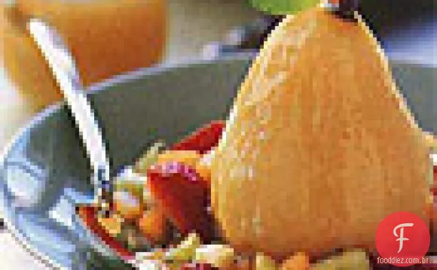 Peras Escalfadas Com Vinho Doce E Confete De Frutas