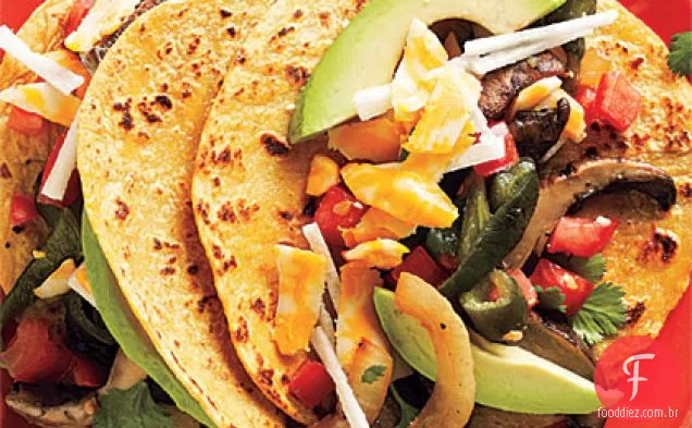 Portobello grelhado e tacos Poblano com Pico de Gallo