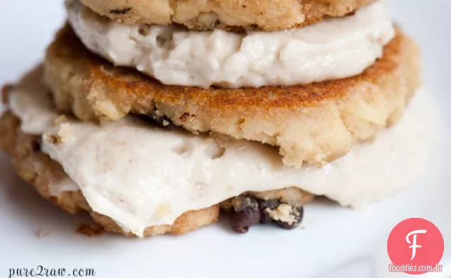 Panquecas de biscoito de chocolate vegano sem glúten com Marshmall