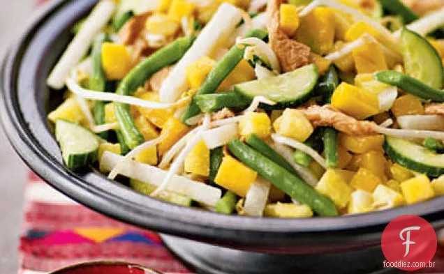 Salada brilhante de frutas e vegetais (Rojak)