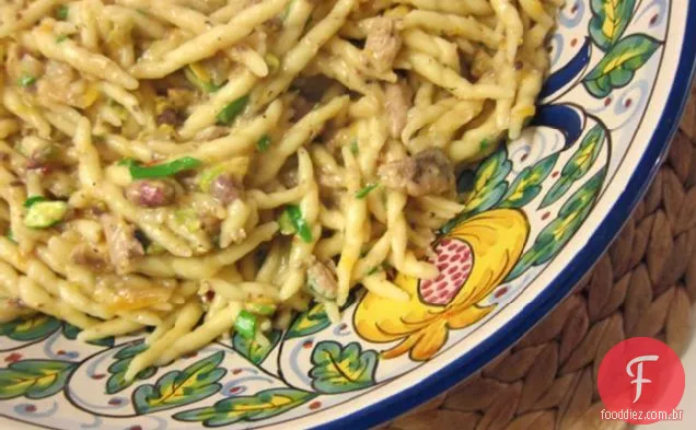 Macarrão Com Sardinha, Pistache E Laranja