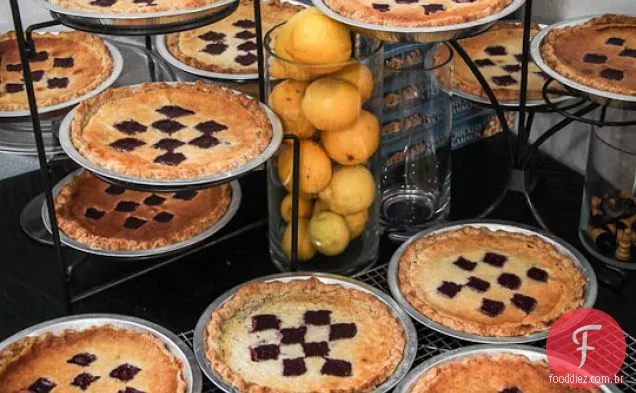 Torta De Xadrez de limão Blackberry com molho de mel Jumbleberry. Como ganhei a competição SF Food Wars-Pie or Die