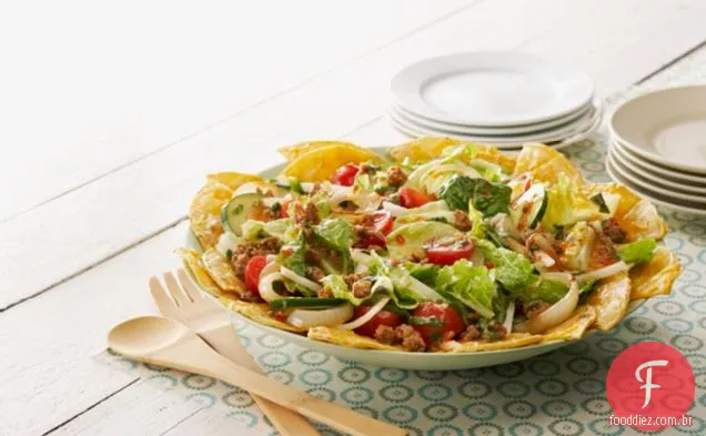 Salada de primavera com molho de chouriço