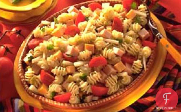 Salada De Macarrão De Peru Com Vinagrete De Limão Do Chile