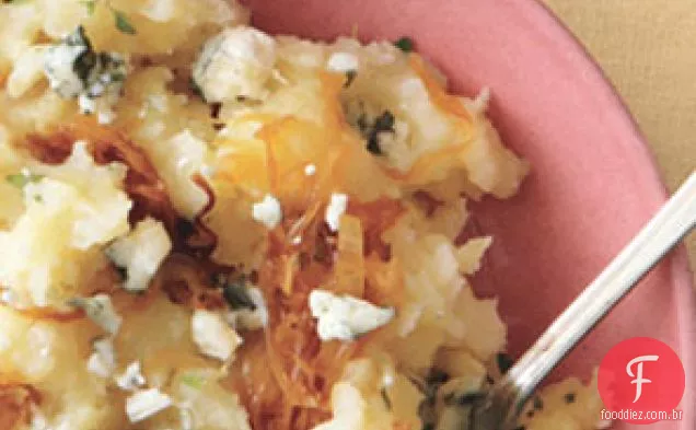 Purê De Batatas E Pastinaga Com Cebola Caramelizada E C Azul