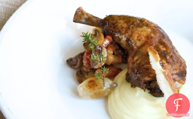 Coq-au-vin com creme de pastinaga