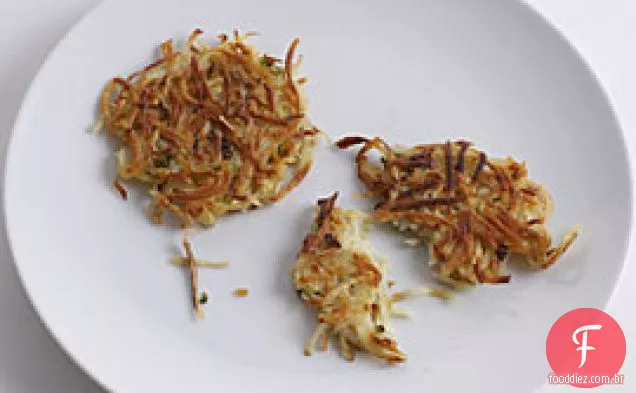 Panquecas De Pastinaga, Batata E Cebolinha