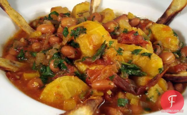 Banana E Pinto Ensopado Com Batatas Fritas