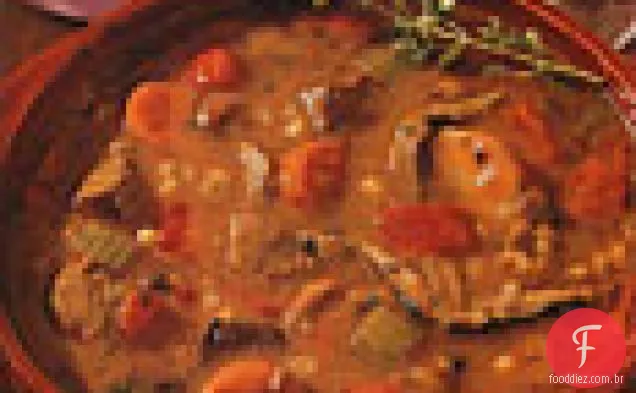 Sopa de cevada com cogumelos selvagens e pastinaga