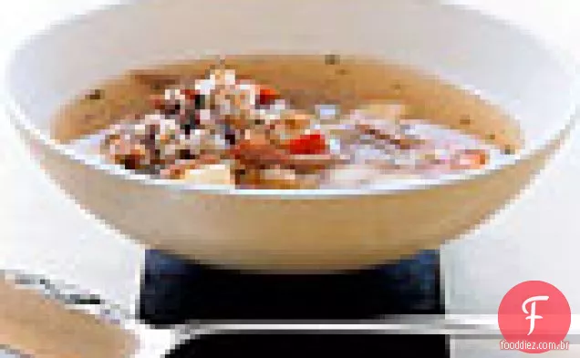 Sopa de cevada com Confit de pato e vegetais de raiz
