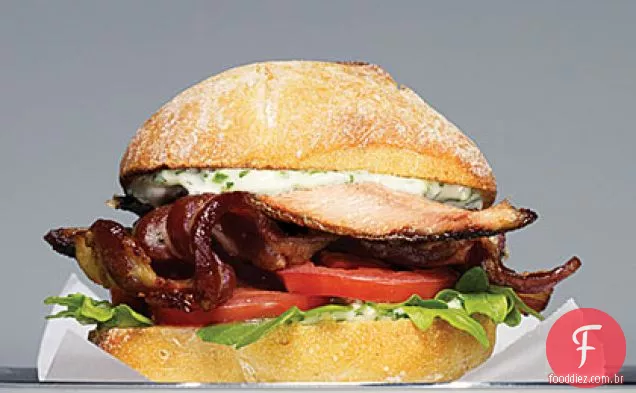 Sardinha BLTs com ervas e limão