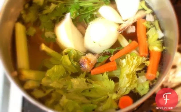 Como fazer: caldo de galinha caseiro fácil