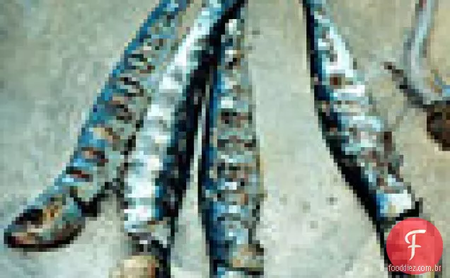 Sardinhas frescas grelhadas com Erva-doce e limão preservado