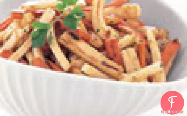Vegetais De Raiz Torrados Com Vidro De Cidra
