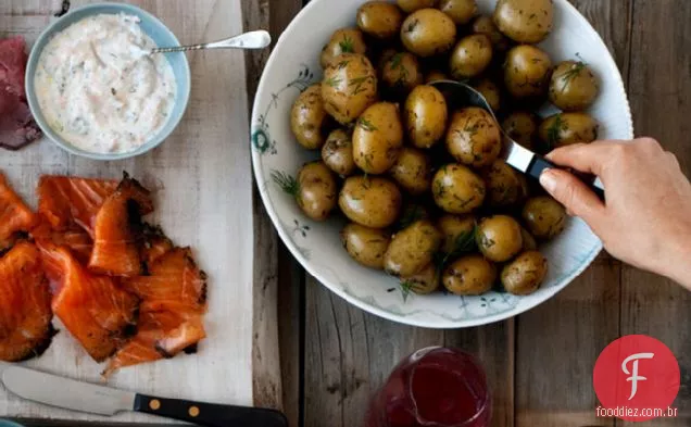 Batatas Novas Com Manteiga De Endro