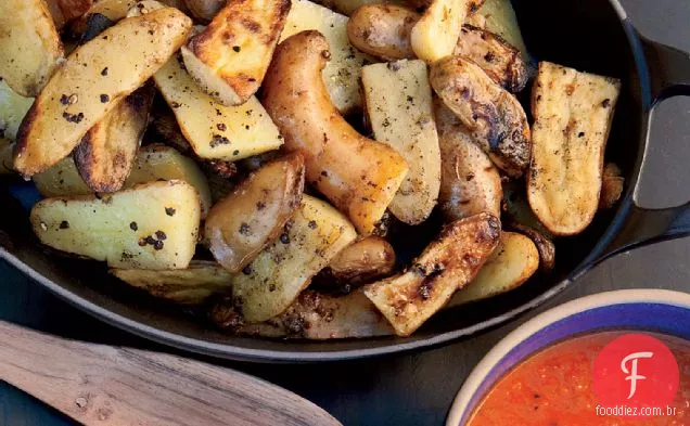 Fingerling batatas com semente de abóbora Romesco