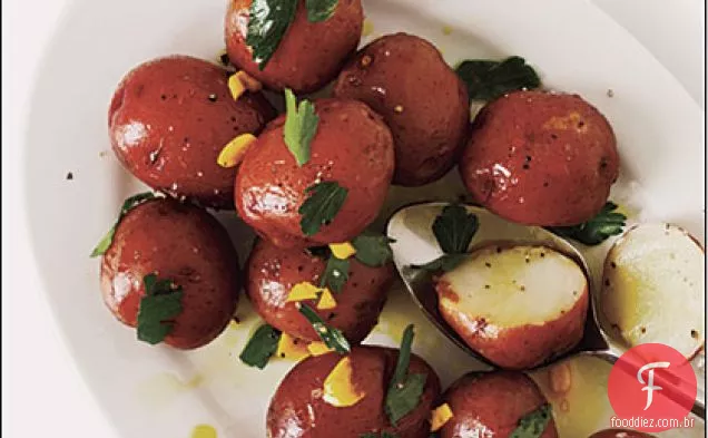 Batatas novas com salsa e açafrão
