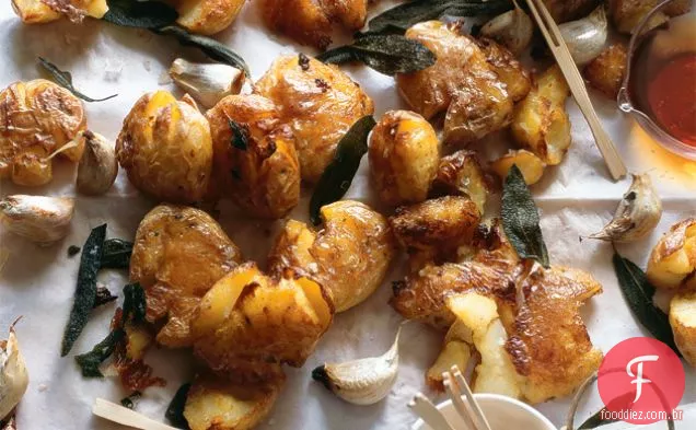 Batatas Crocantes Com Alho E Sálvia