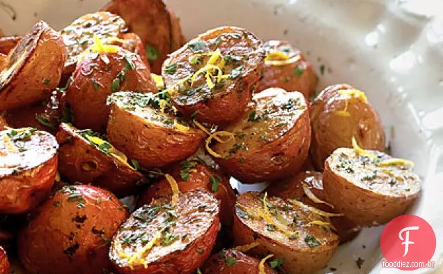 Batatas Herbed com limão