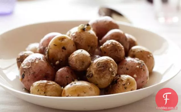 Batatas assadas com ervas