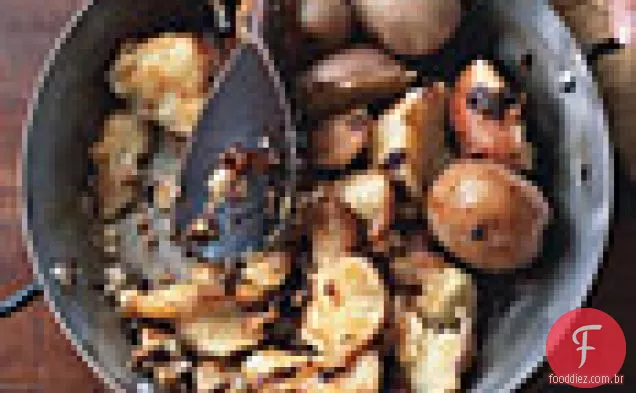 Batatas vermelhas esmagadas com Ancho Chiles e queijo Jack seco