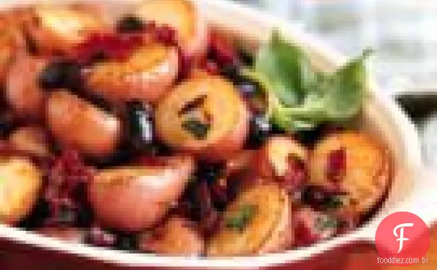 Batatas com azeitonas e tomates secos ao sol