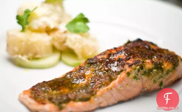 Salmão Com Um Esmalte Minty Miso