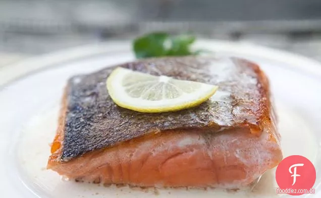 Salmão Com Molho De Creme De Limão