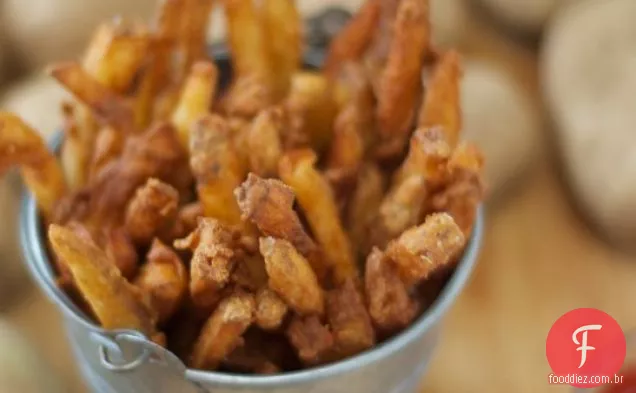 Batatas fritas Cajun maltratadas com cerveja